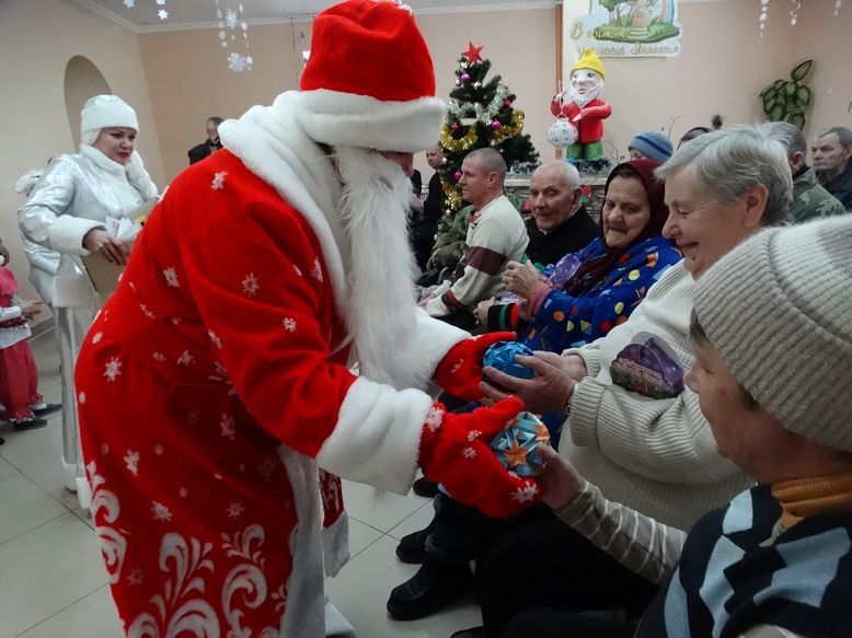Поздравления с Новым годом и Рождеством проживающих Волковысского районного дома-интерната для престарелых и инвалидов