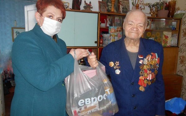 Поздравления и подарки ветеранам в Вороновском районе