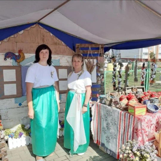 Работники ТЦСОН Новогрудского района приняли участие в городском празднике «Сыр, хлеб, квас и хорошее настроение»