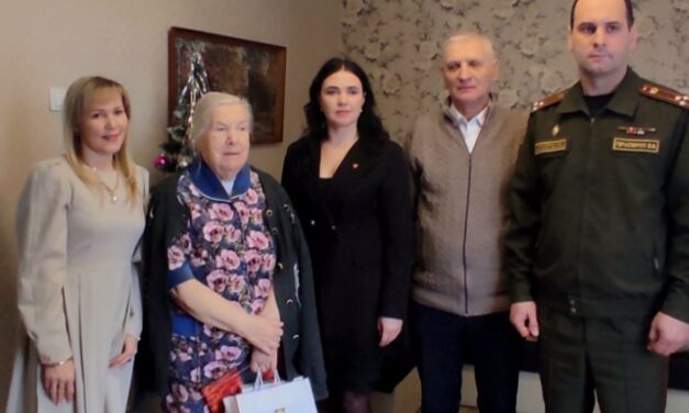 Поздравление участников обороны и жителей блокадного Ленинграда