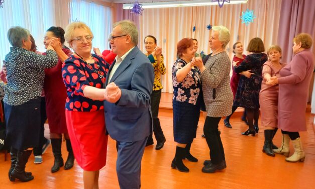 <strong>Танцевальный вечер для представителей элегантного возраста </strong><strong>в ЦСОН Кореличского района</strong>