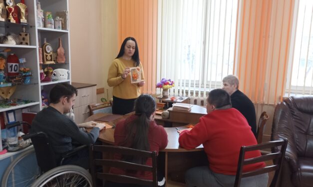 Мастер класс по изготовлению открыток в ТЦСОН Щучинского района ко Дню защитника Отечества