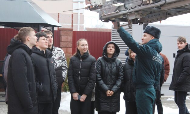 Школьники Ивьевского района посетили районный отдел по чрезвычайным ситуациям Гродненского областного управления МЧС