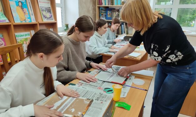 От книг к делу: летняя занятость молодёжи в библиотеке