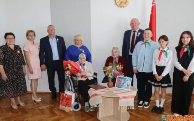 В Кореличском районе ветераны Великой Отечественной войны и бывшие малолетние узники нацизма принимали поздравления накануне Дня Независимости