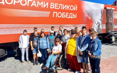 Посещение мобильной экспозиции в рамках патриотической акции «Наш долг – помнить»