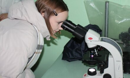 Невидимый фронт на защите здоровья. Школьники провели “День с предприятием” в центре гигиены и эпидемиологии