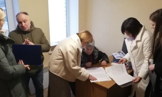 Мобильная группа Ивьевского райисполкома с целью оказания практической и методической помощи в обеспечении соблюдения законодательства об охране труда провела мониторинги работы по обеспечению безопасных условий труда в ЗАО «Чабор» и ООО «Фориния»