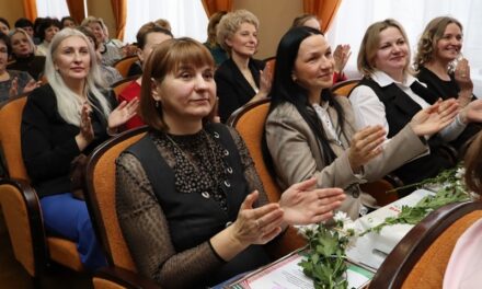 Заботливые руки и добрые сердца. Лучшие работники социальной сферы получили заслуженные награды