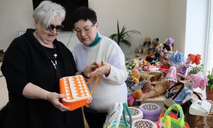 Выставка «Поделись теплом своей души»: красота без границ