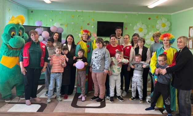 <strong>Волонтеры подарили детям праздник добра и улыбок!</strong><strong></strong>