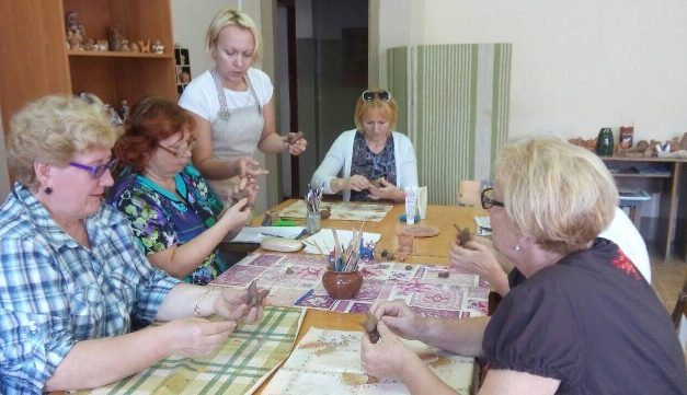Мастер-класс для пожилых провел ГУО «Центр творчества детей и молодежи «Прамень» в Октябрьском районе г.Гродно
