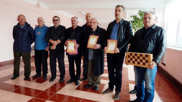 Межрайонный шашечный турнир для пожилых проведен в Ивьевском районе