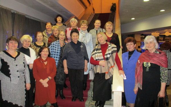 Пожилые люди Зельвенского района посетили Гродненский драмтеатр