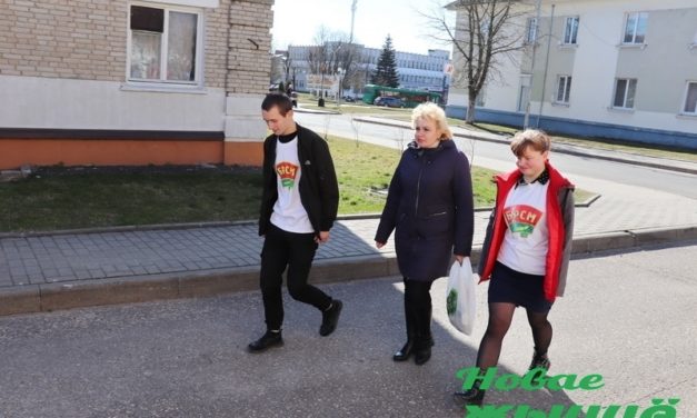 В Новогрудке оказывают помощь пожилым людям  в доставке продуктов  и лекарств на дом