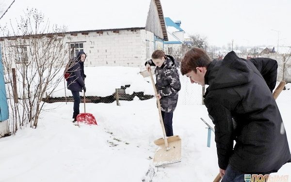 Волонтёры готовы оказать помощь по очистке дворов от снега одиноко проживающим гражданам