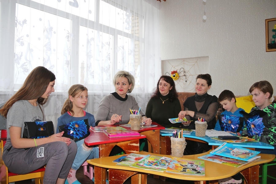 Акция «Наши дети»: коллектив Зельвенского ЦСОН исполнил желания воспитанников СПЦ