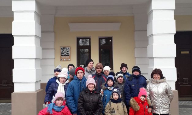 Воспитанники Василишковского дома-интерната посетили театр кукол