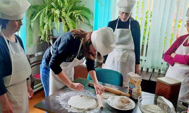 Любимое блюдо пап учились готовить в Новогрудском ТЦСОН