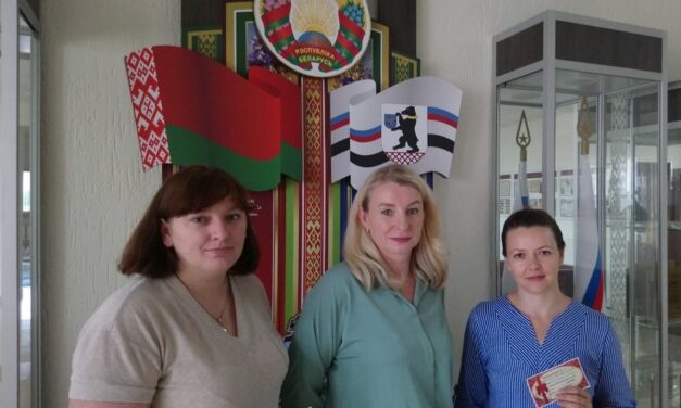 Подарочные сертификаты в рамках акции «Соберем детей в школу» вручили в Сморгони