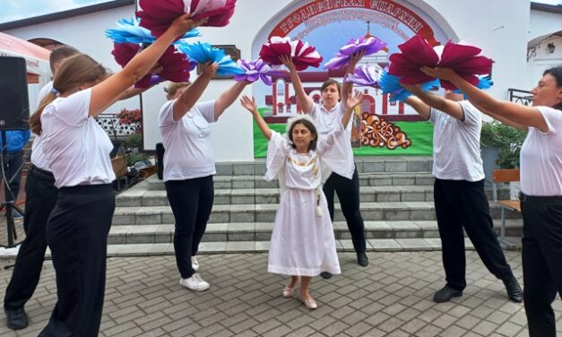 Посетители Зельвенского ЦСОН приняли участие в благотворительном слёте православной молодёжи