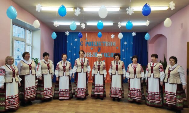Вокальный коллектив «Крынічанька» дал концерт для жителей Сморгони