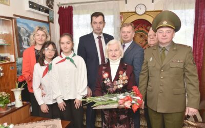 ЮБИЛЕЙНЫЕ МЕДАЛИ К 80-ЛЕТИЮ ПОБЕДЫ В ВЕЛИКОЙ ОТЕЧЕСТВЕННОЙ ВОЙНЕ И МАТЕРИАЛЬНУЮ ПОМОЩЬ ТОРЖЕСТВЕННО ВРУЧИЛИ ИВЬЕВЧАНАМ