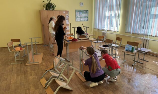 Лето для молодежи – время первых трудовых навыков