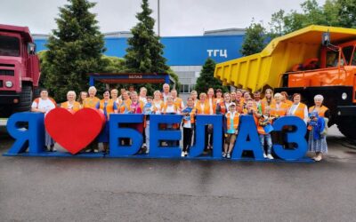 Подопечные ЦСОН Ошмянского района посетили БЕЛАЗ с экскурсией