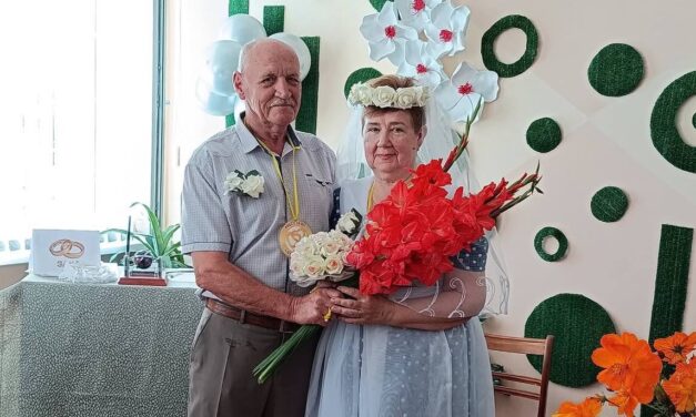В филиале ГУ «Свислочский центр социального обслуживания населения» г.п. Порозово отпраздновали «золотую свадьбу»