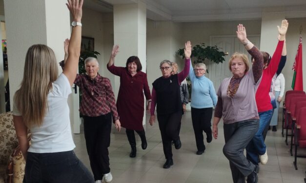 Беседа по поддержанию здоровья в пожилом возрасте прошла в ЦСОН Октябрьского района