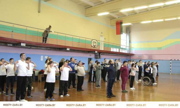 Мы тоже сильные и ловкие! В Мостах прошла межрегиональная спартакиада для людей с инвалидностью