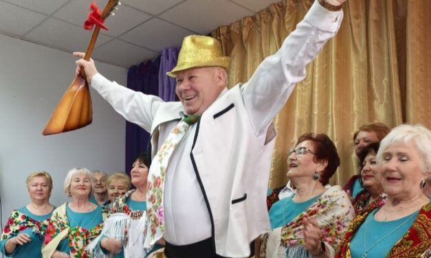 фестиваль творчества “Мы супер. 60+” прошел в ЦСОН Ленинского района